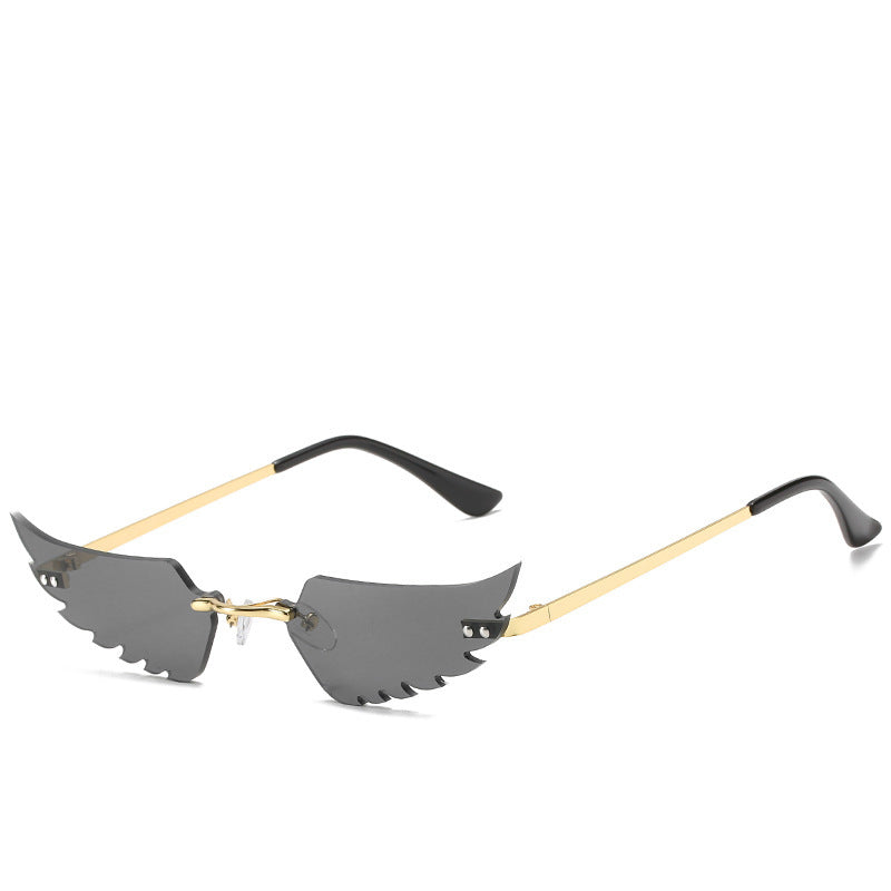 ️ Gafas "SkyWings" – Estilo Hip Hop con Alas para Volar Tu Look ✨