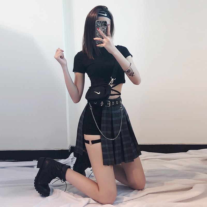 Falda Plisada Urbana ✨ – Short Irregular con Cinturón