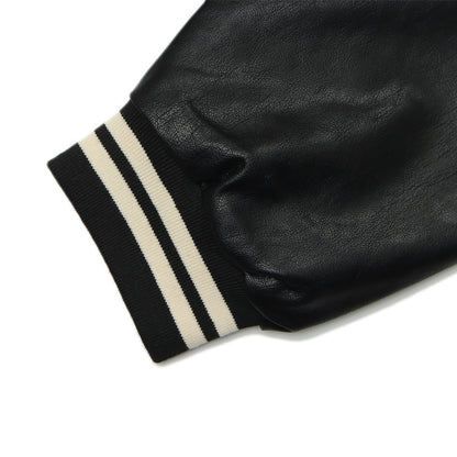 Chaqueta “Dark Script” – Letras Bordadas y Estilo Oscuro ✨