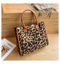 Bolso Commuter Estilo Coreano - Leopardo Chic y Mucho Espacio