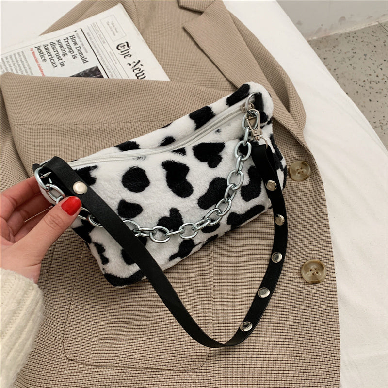 Bolso Animal Print de Peluche con Cadena – Estilo Salvaje y Único ✨