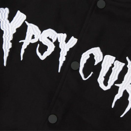 Chaqueta “Dark Script” – Letras Bordadas y Estilo Oscuro ✨